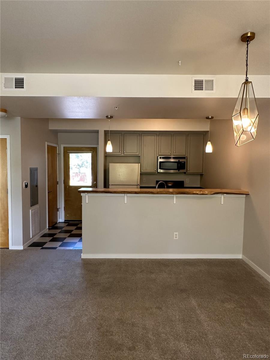 4670 Holiday Drive Unit: 103