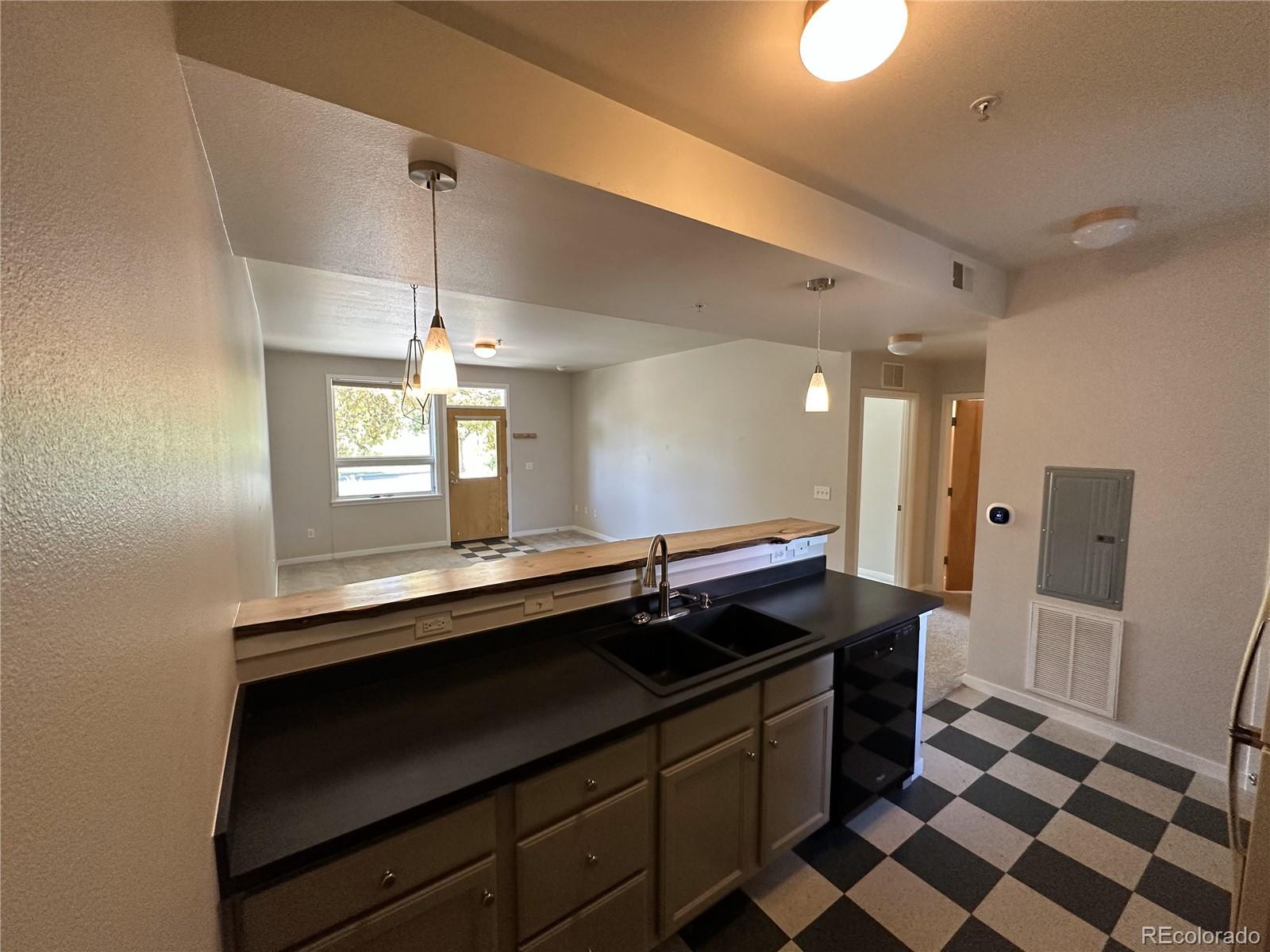 4670 Holiday Drive Unit: 103
