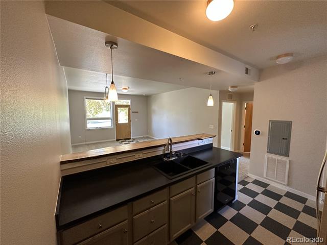 4670 Holiday Drive Unit: 103