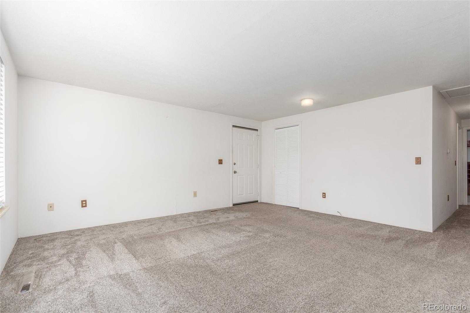 6338 W 92nd Place