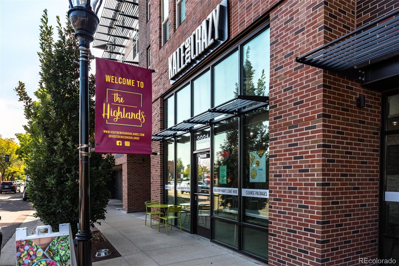 3012 N Hooker Street