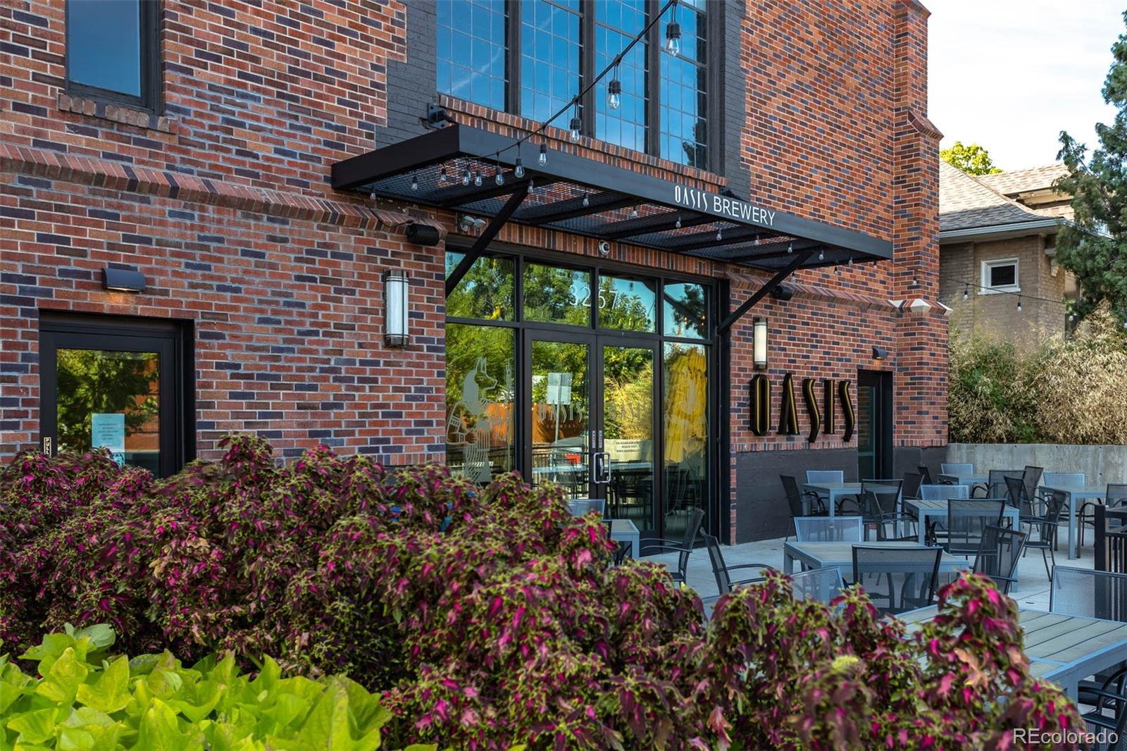 3012 N Hooker Street