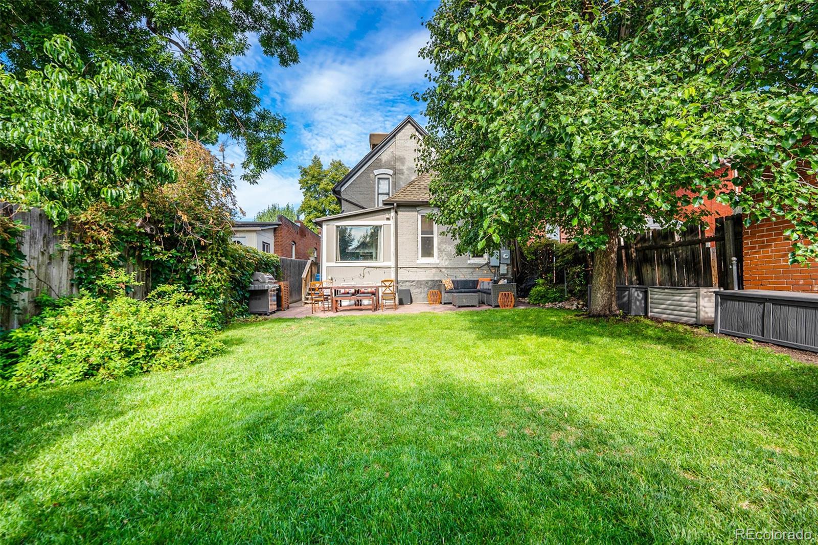 3012 N Hooker Street