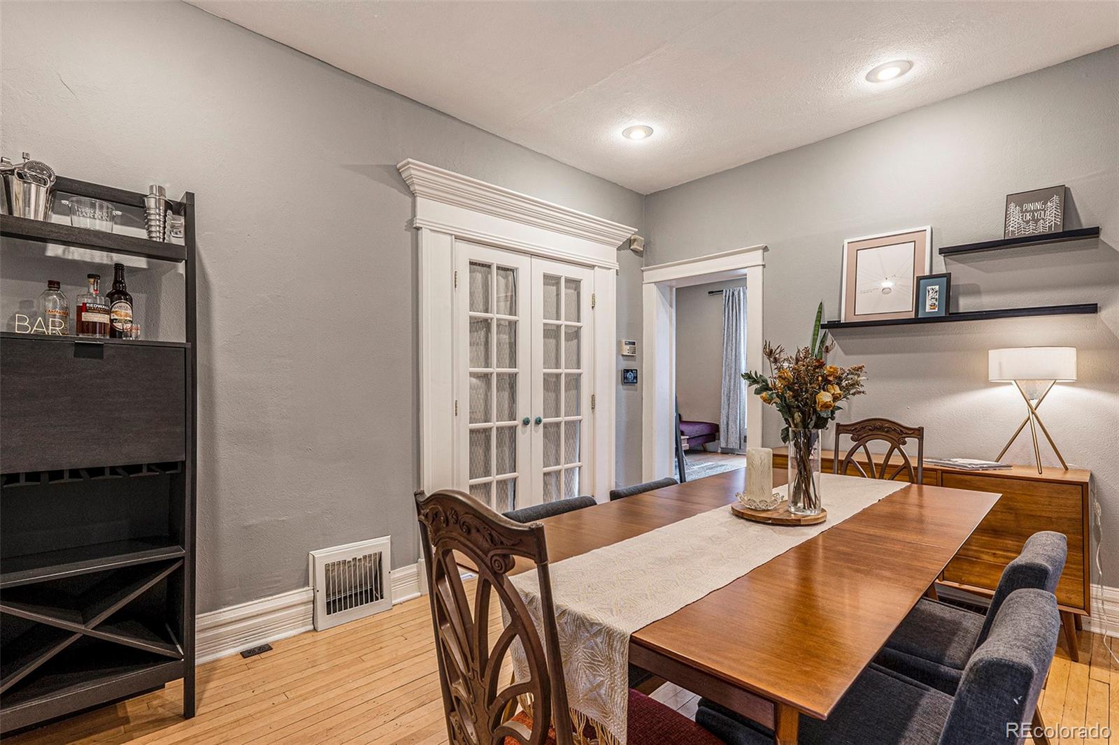 3012 N Hooker Street