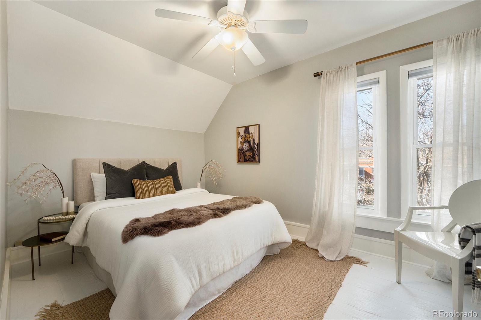 3012 N Hooker Street