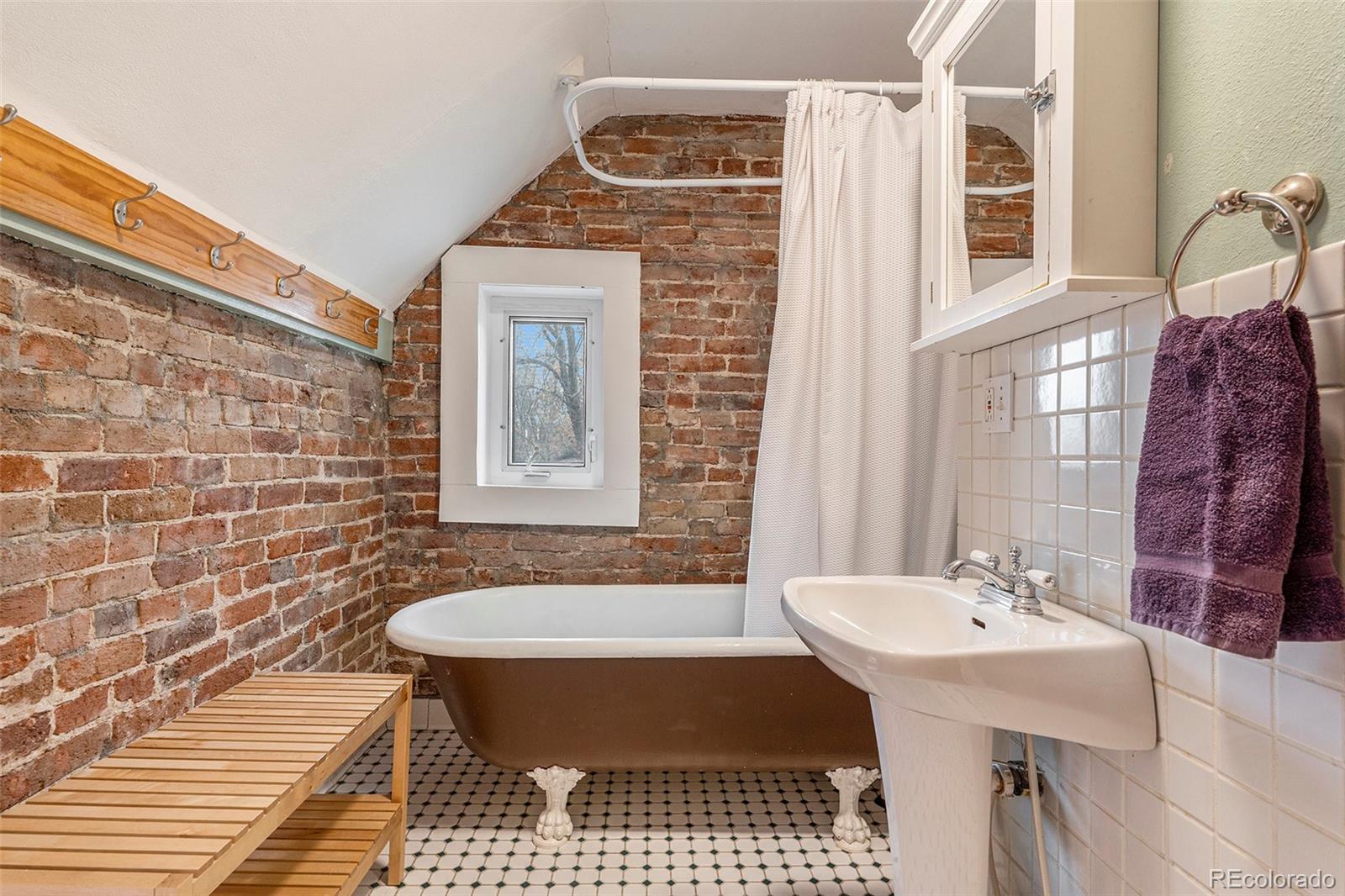 3012 N Hooker Street