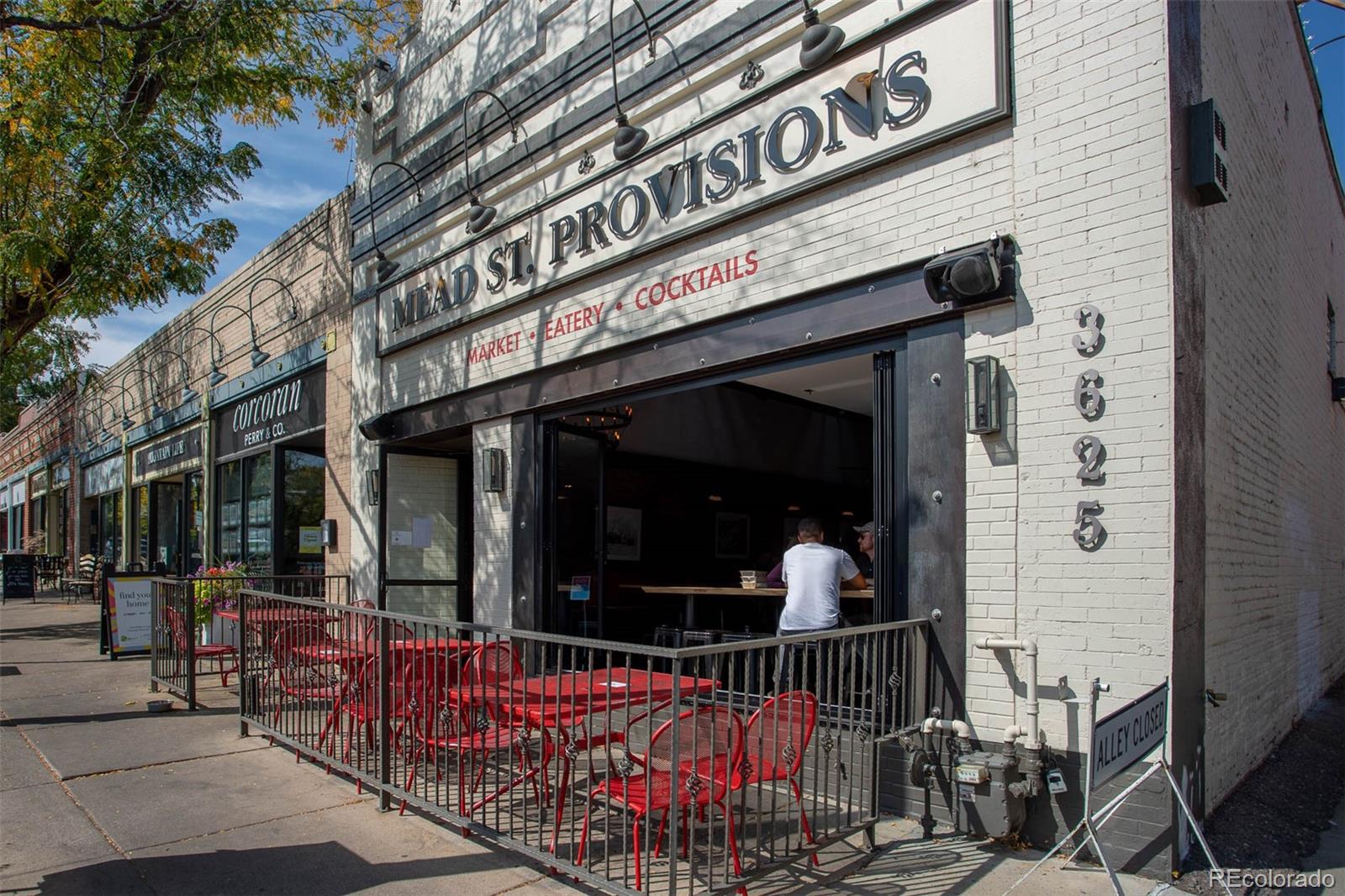 3012 N Hooker Street