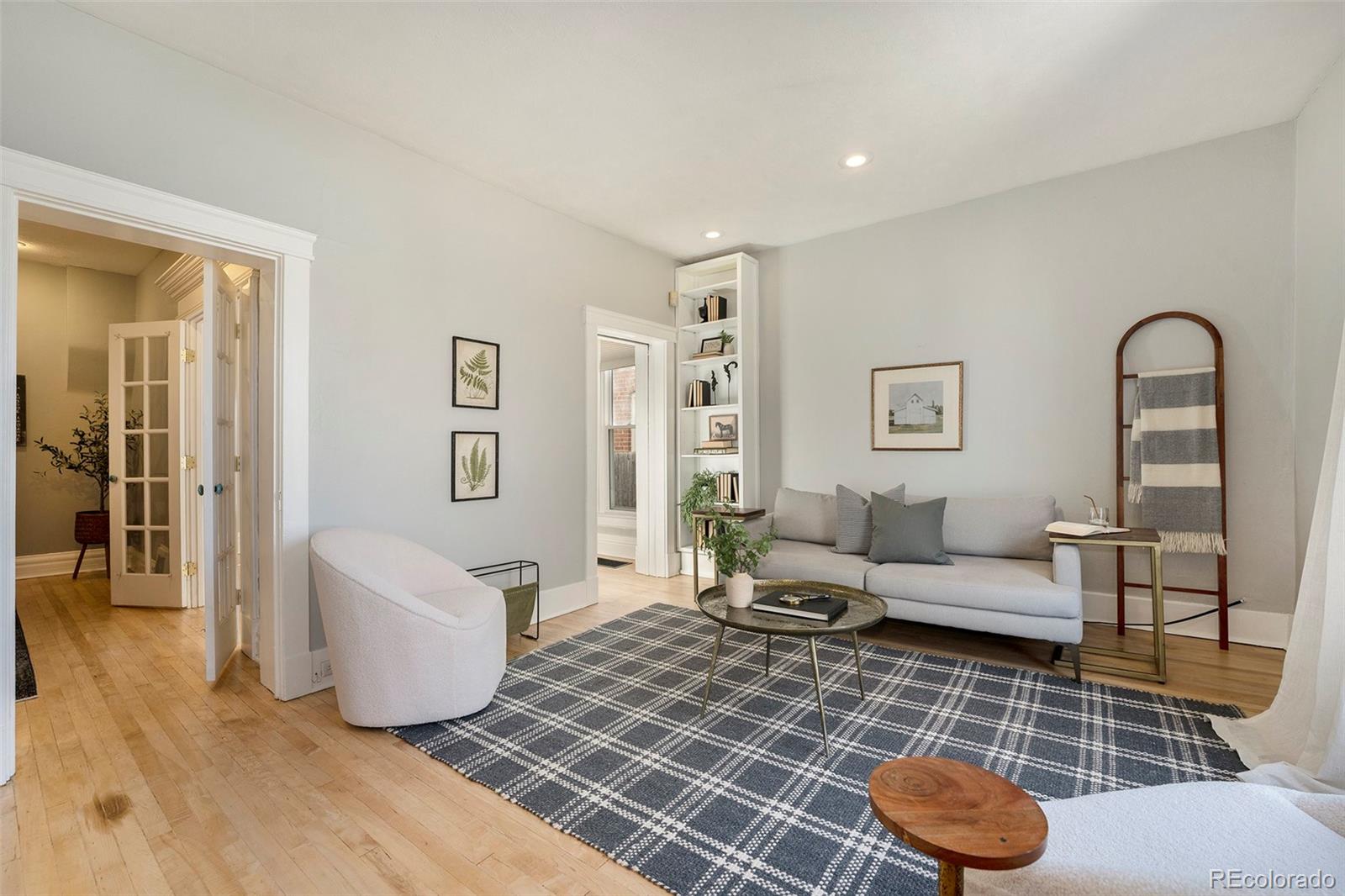 3012 N Hooker Street