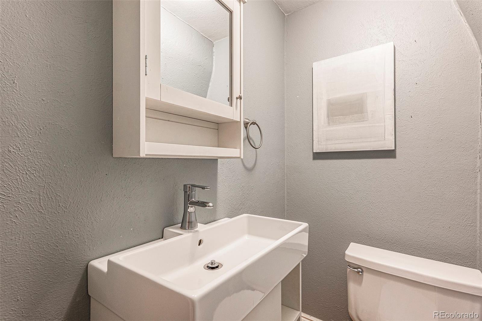 3012 N Hooker Street