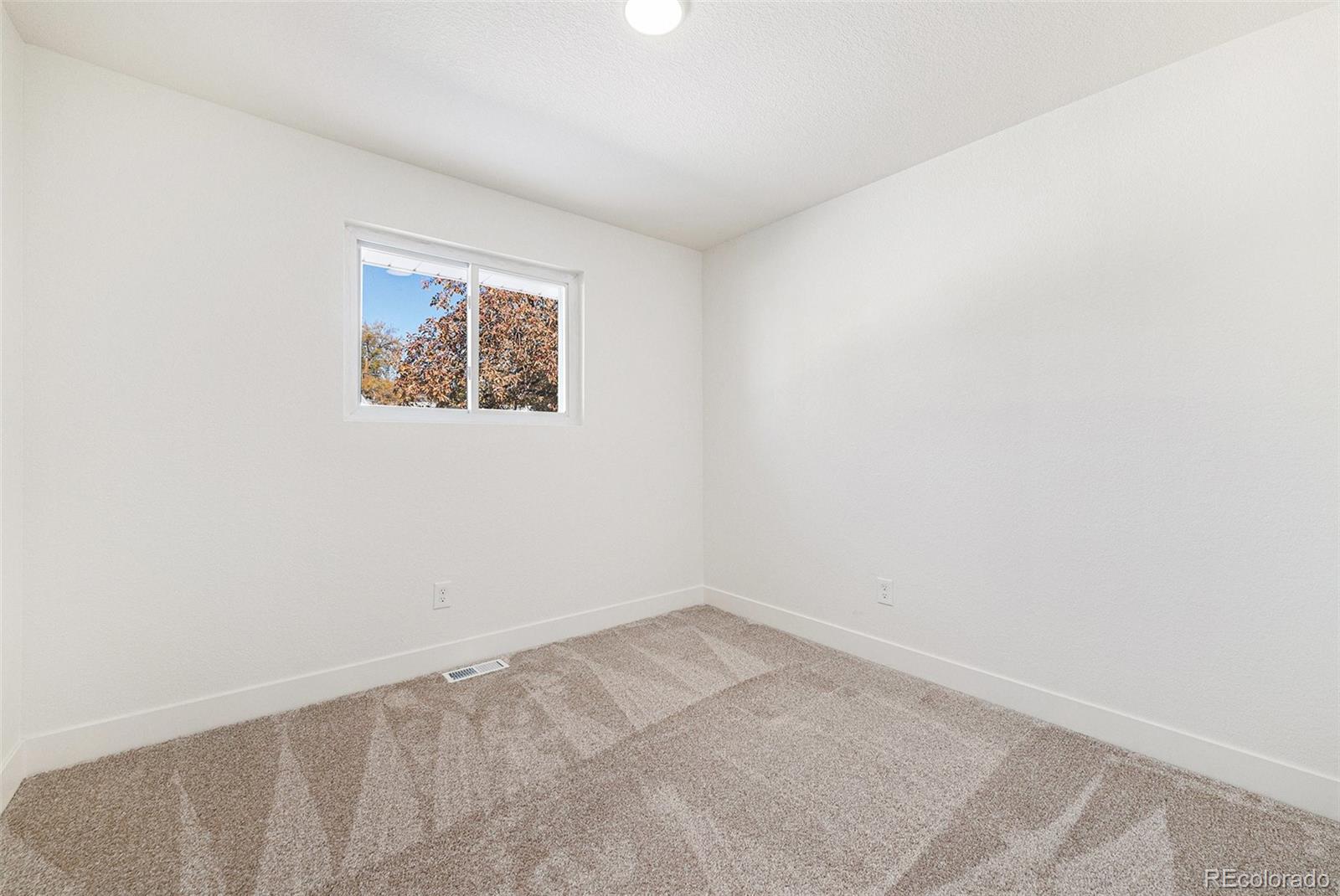 1084 W 96th Place