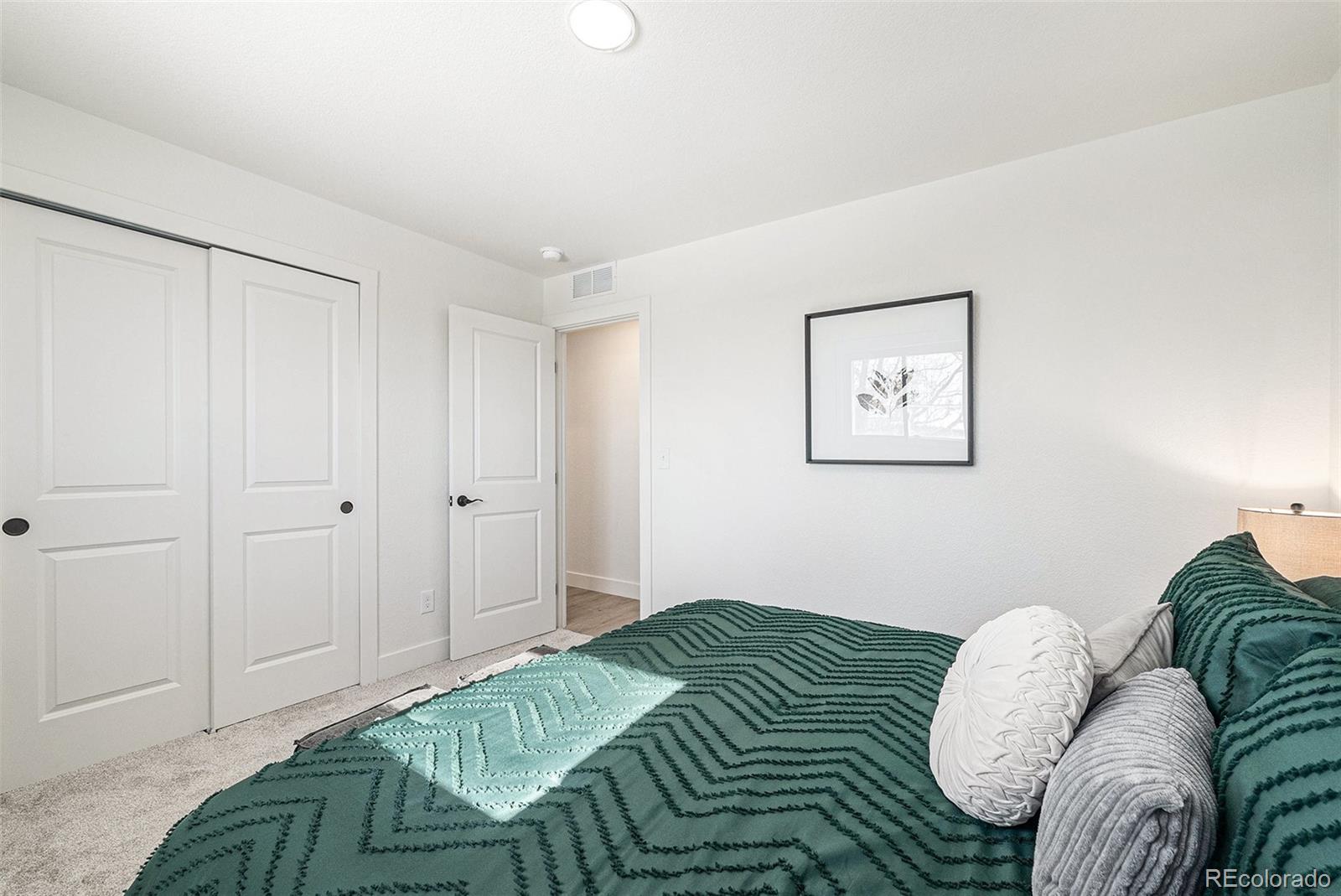 1084 W 96th Place