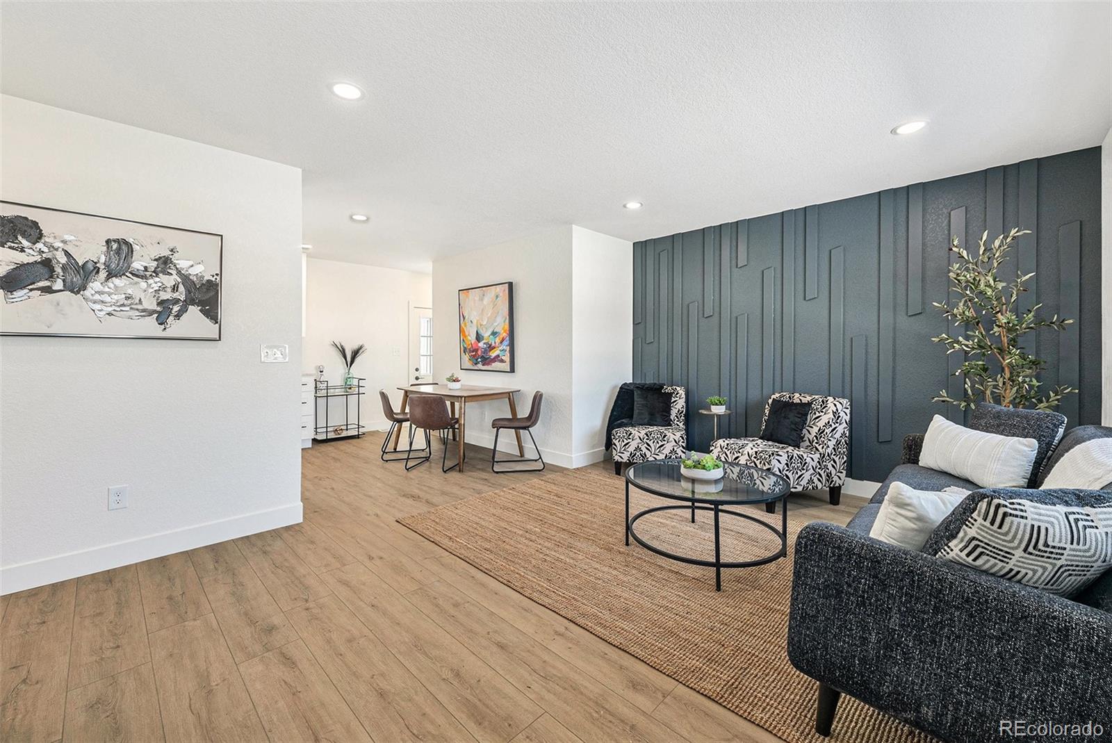 1084 W 96th Place