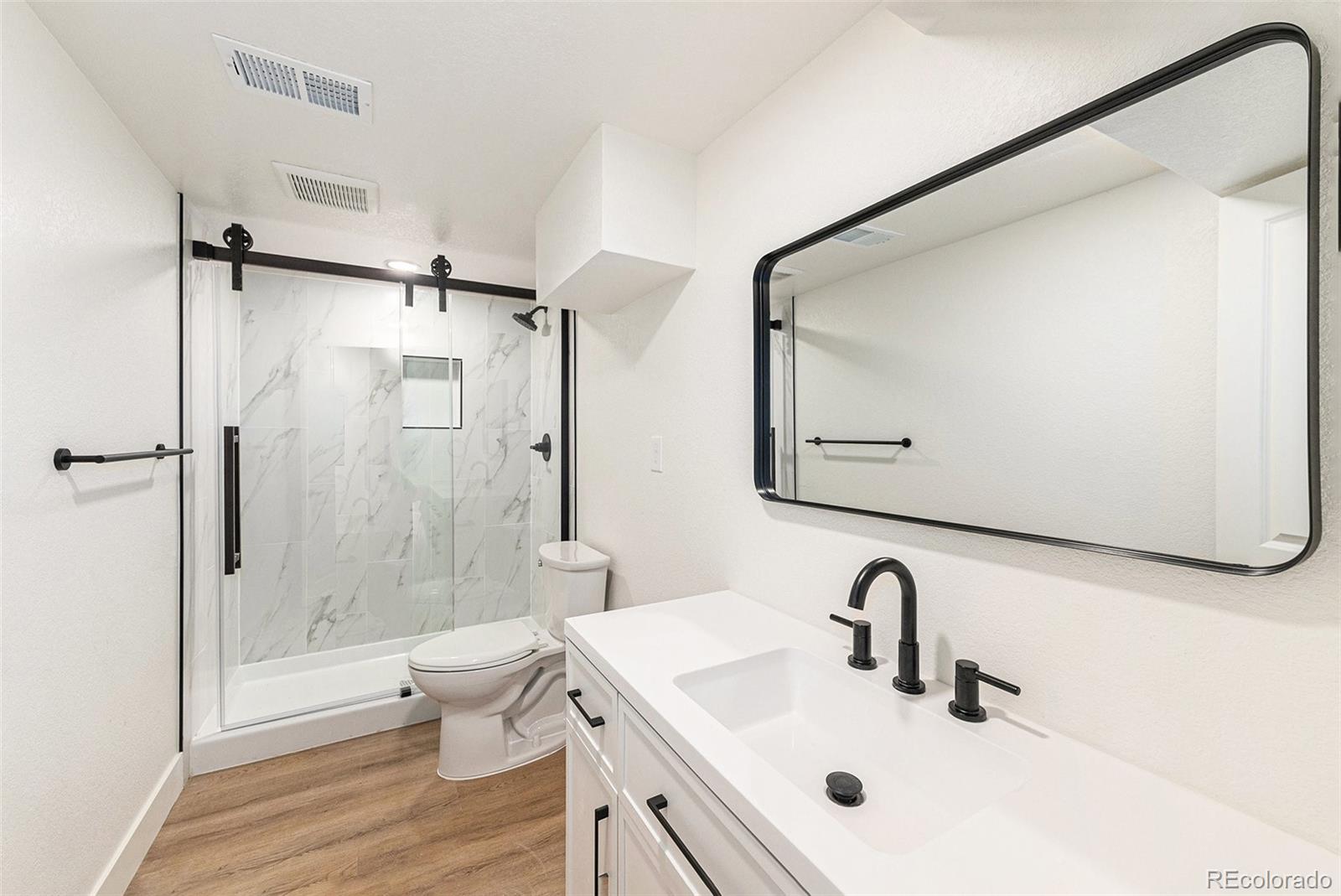 1084 W 96th Place