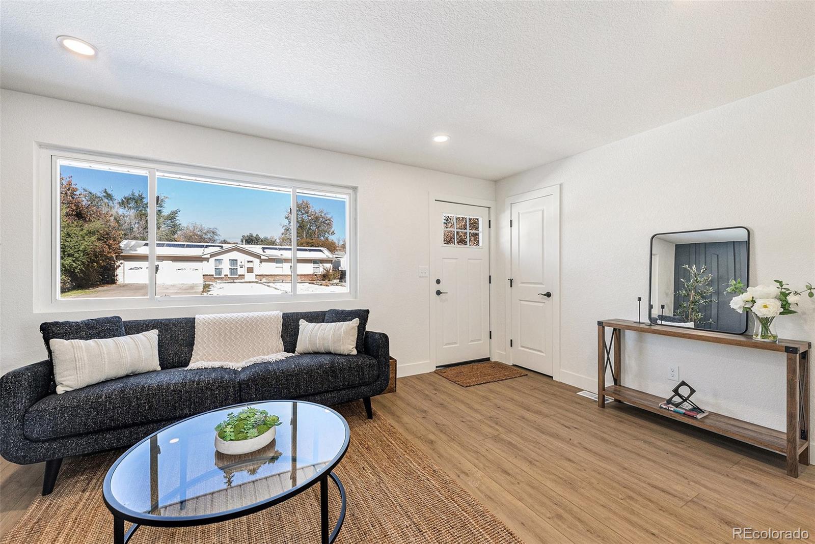 1084 W 96th Place