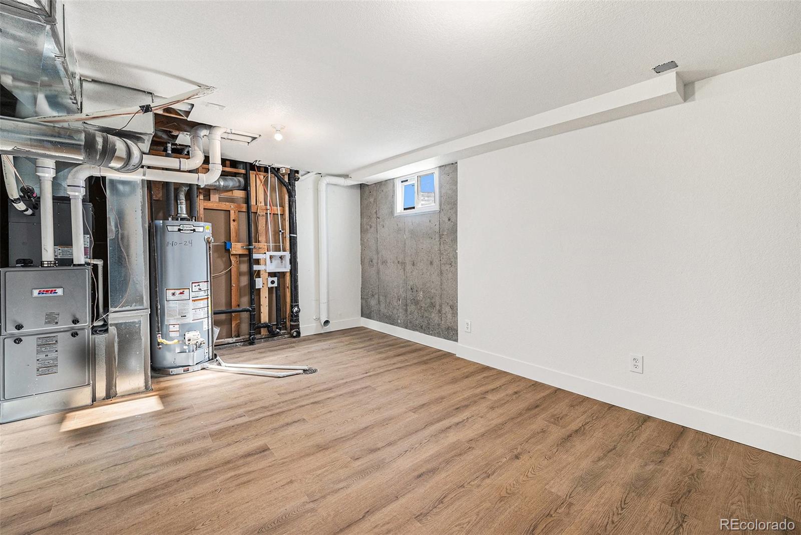 1084 W 96th Place