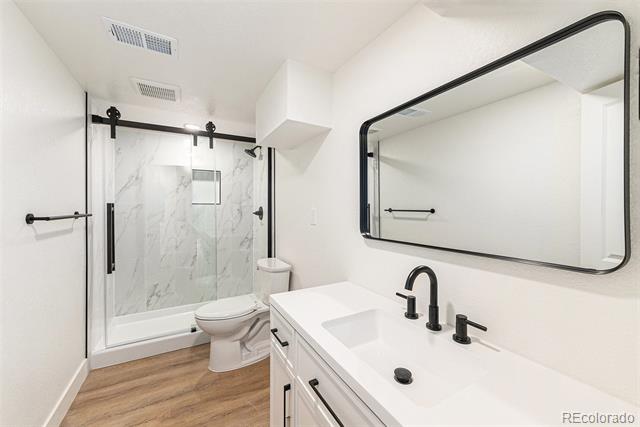 1084 W 96th Place