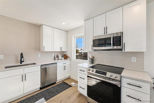 1084 W 96th Place