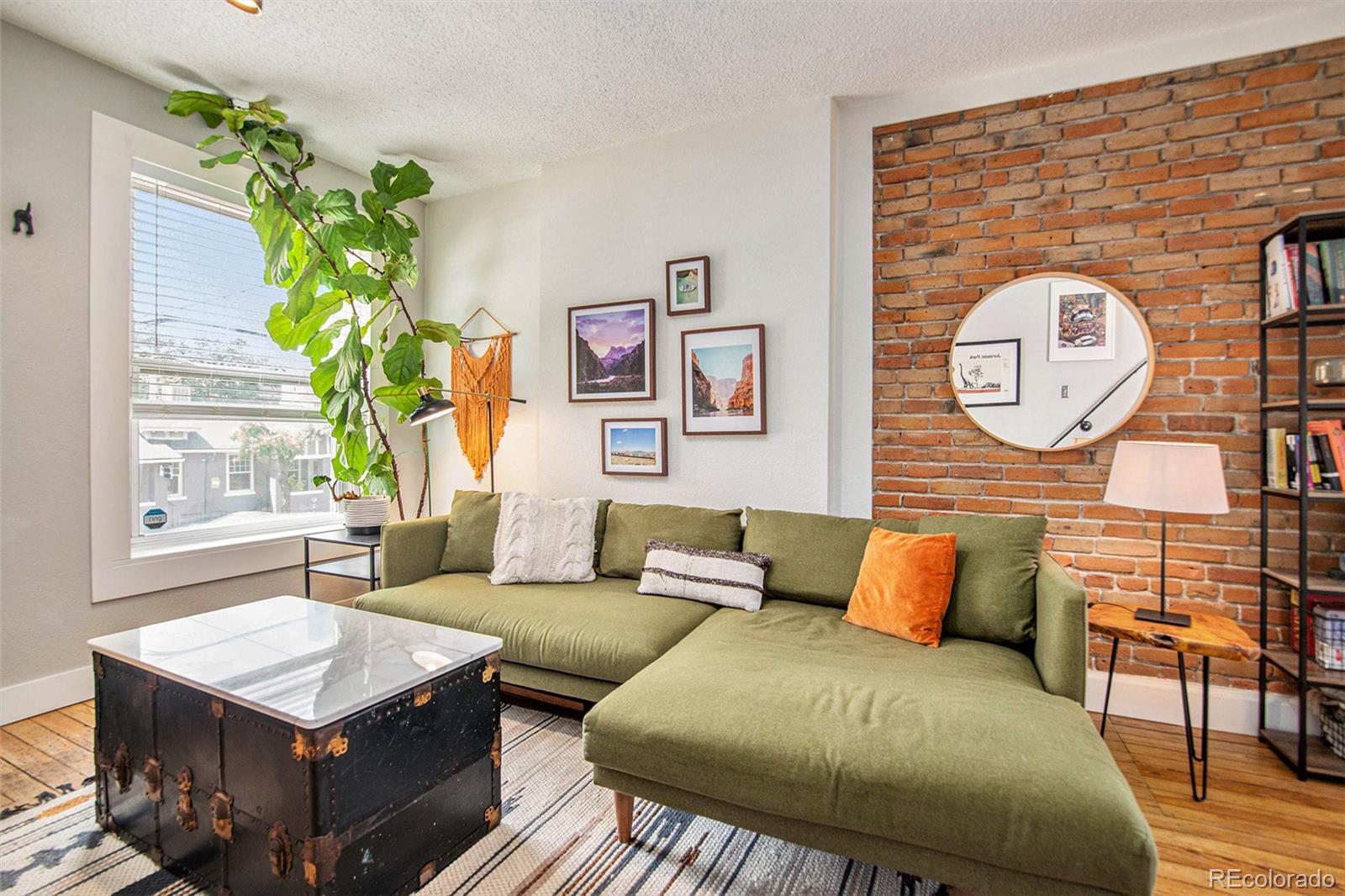 121 E 8th Avenue