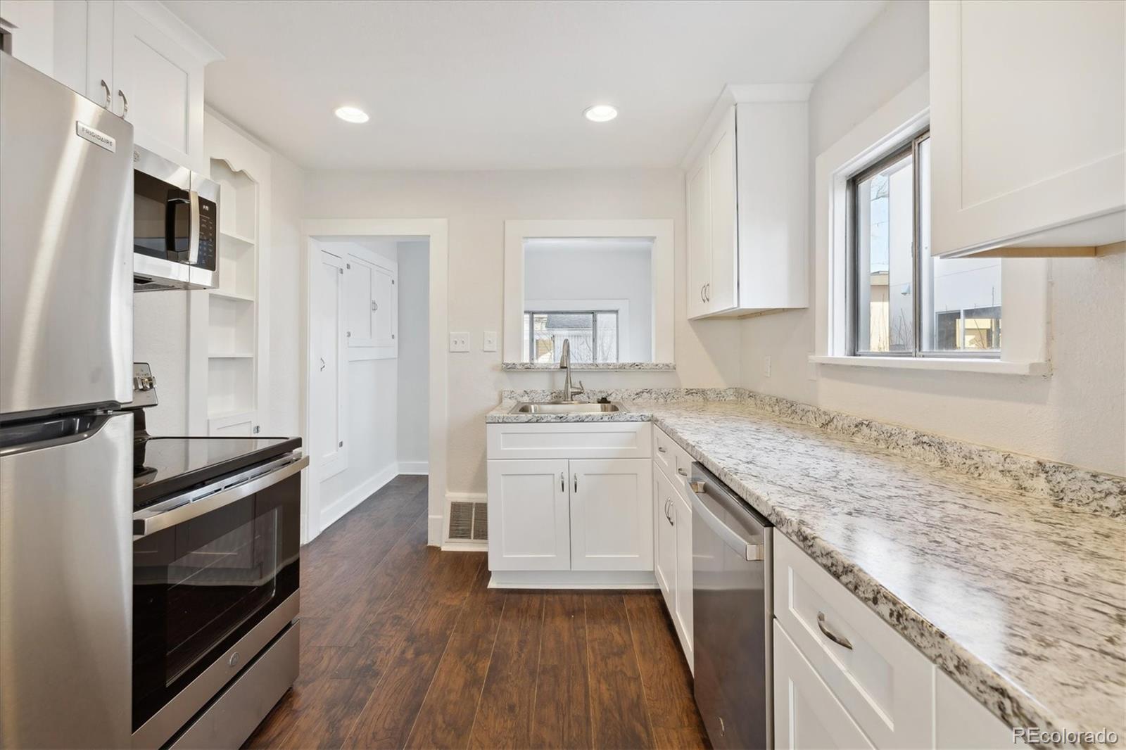 2900 S Cherokee Street