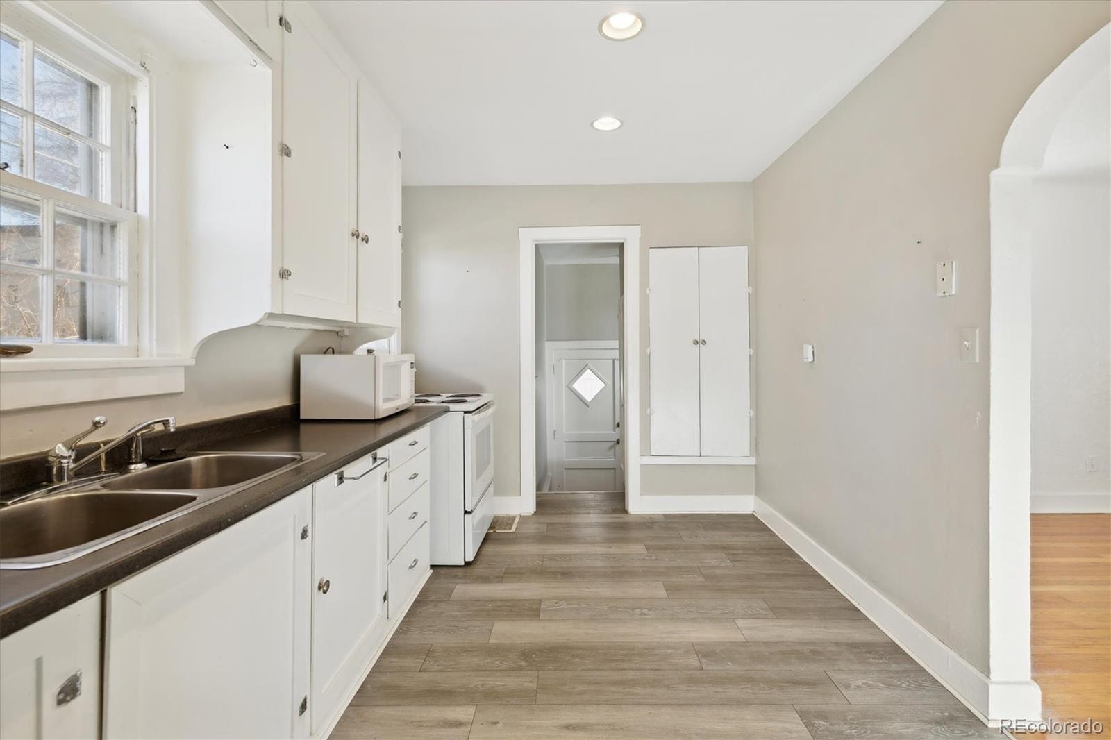 2900 S Cherokee Street