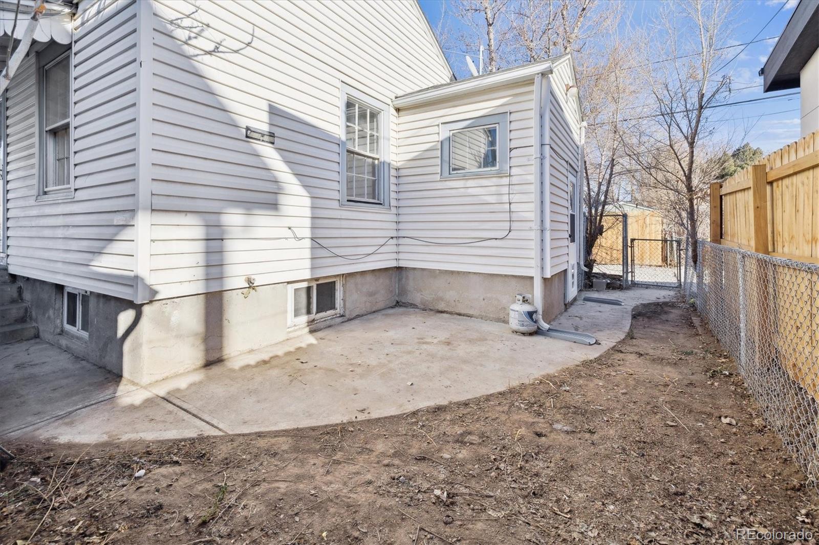 2900 S Cherokee Street