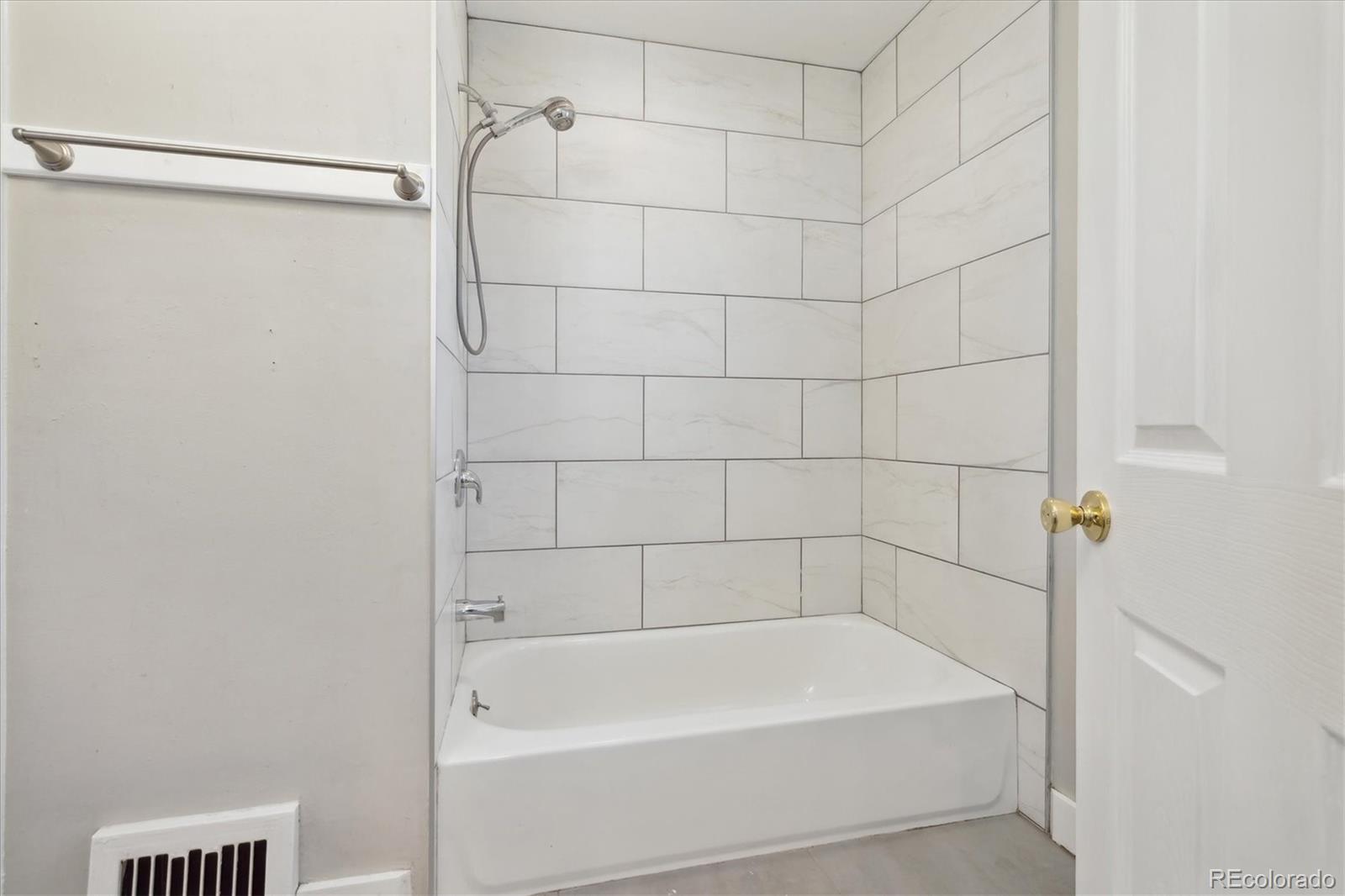 2900 S Cherokee Street