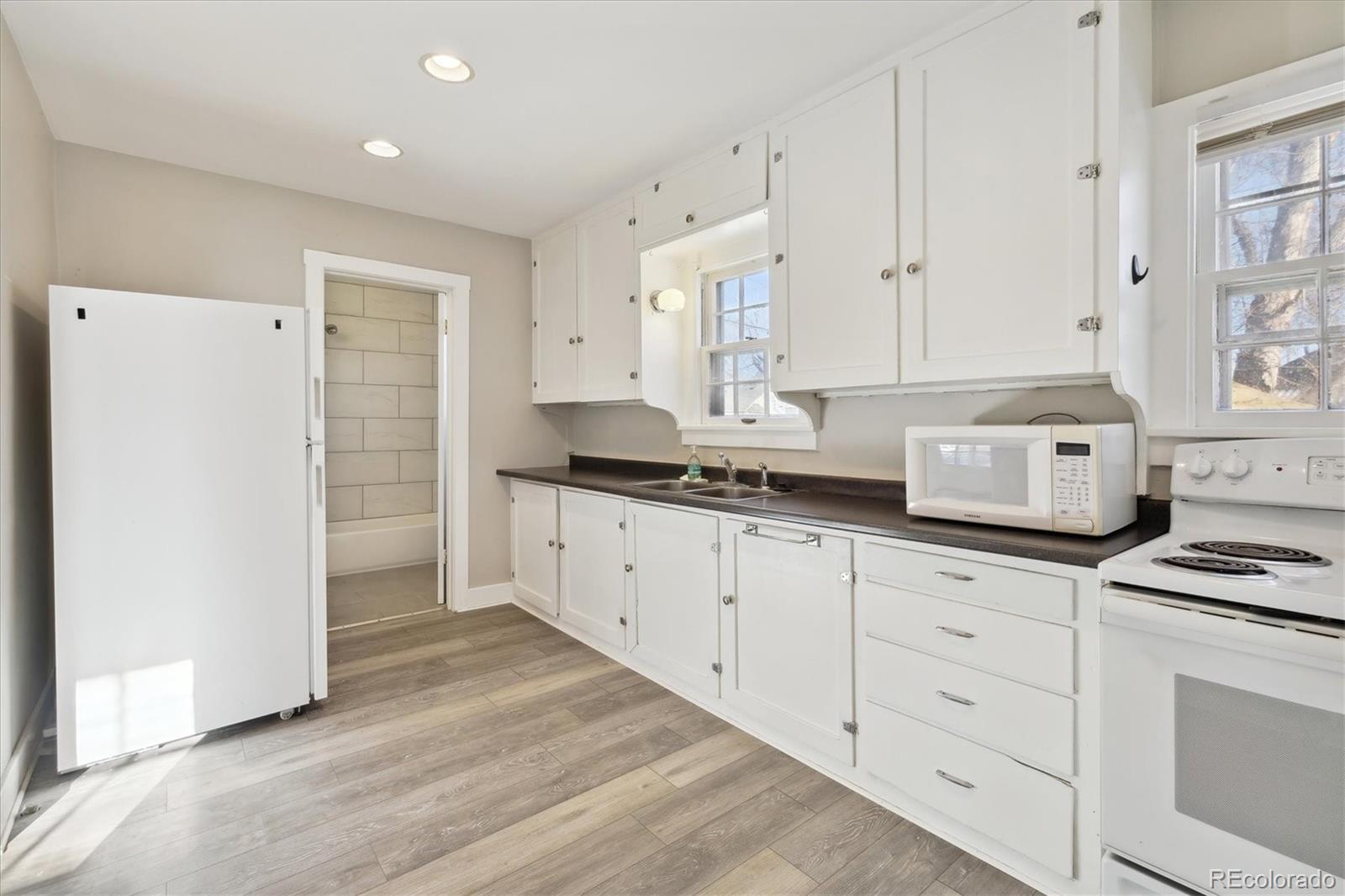 2900 S Cherokee Street