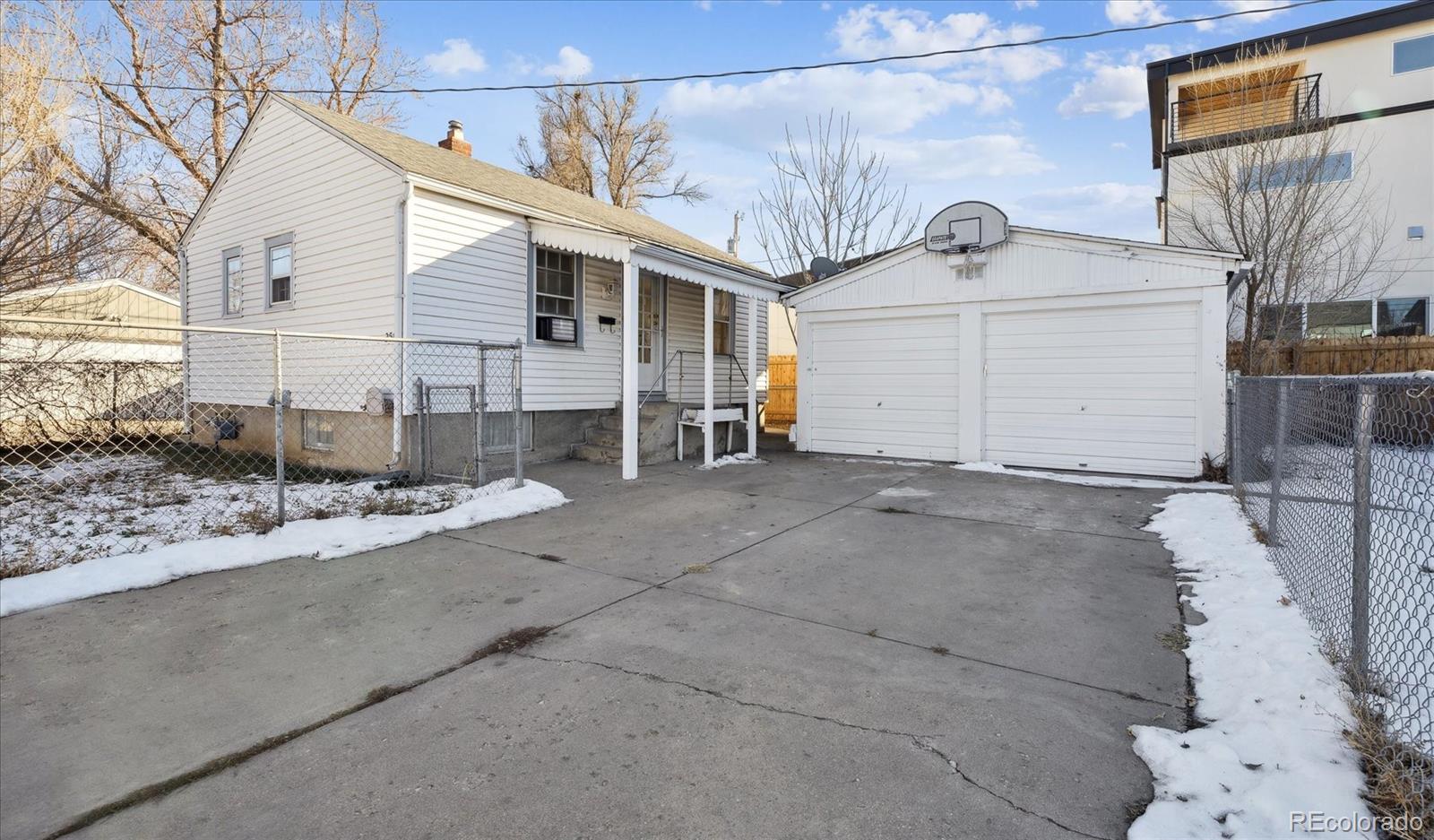 2900 S Cherokee Street