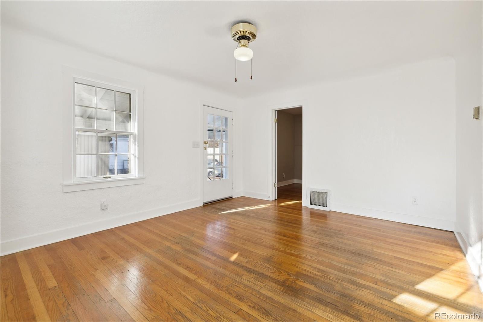 2900 S Cherokee Street