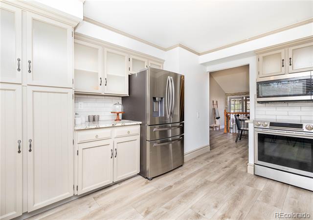 8042 Field Court