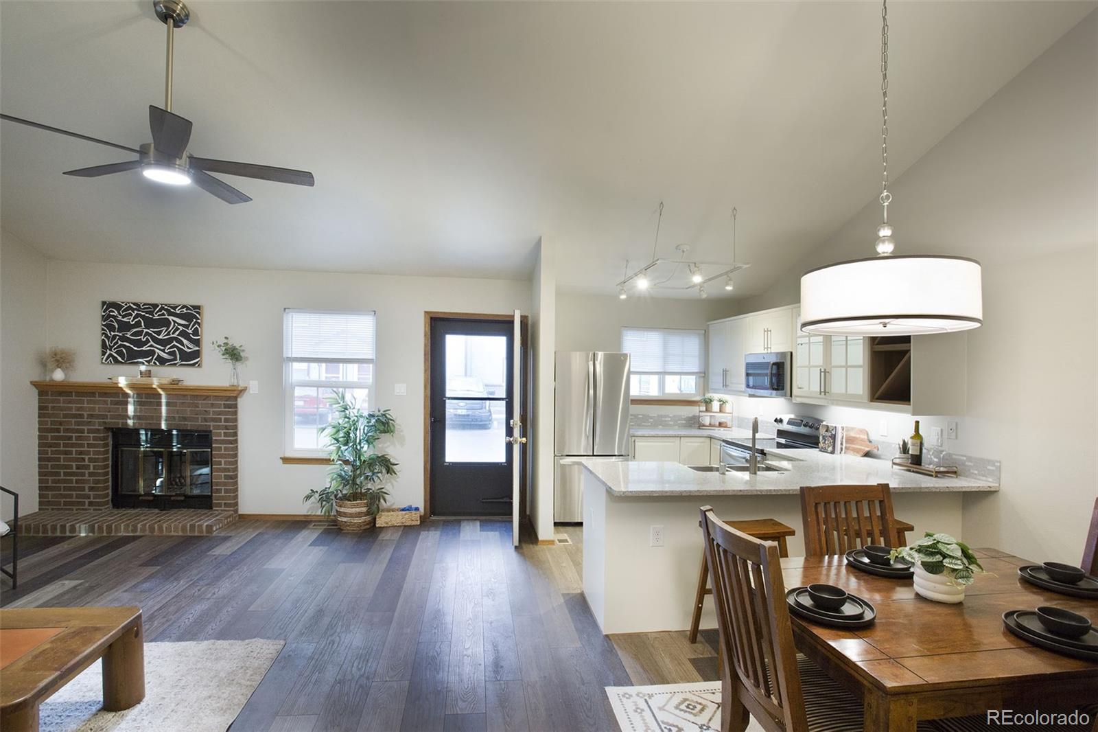 6349 Oak Court