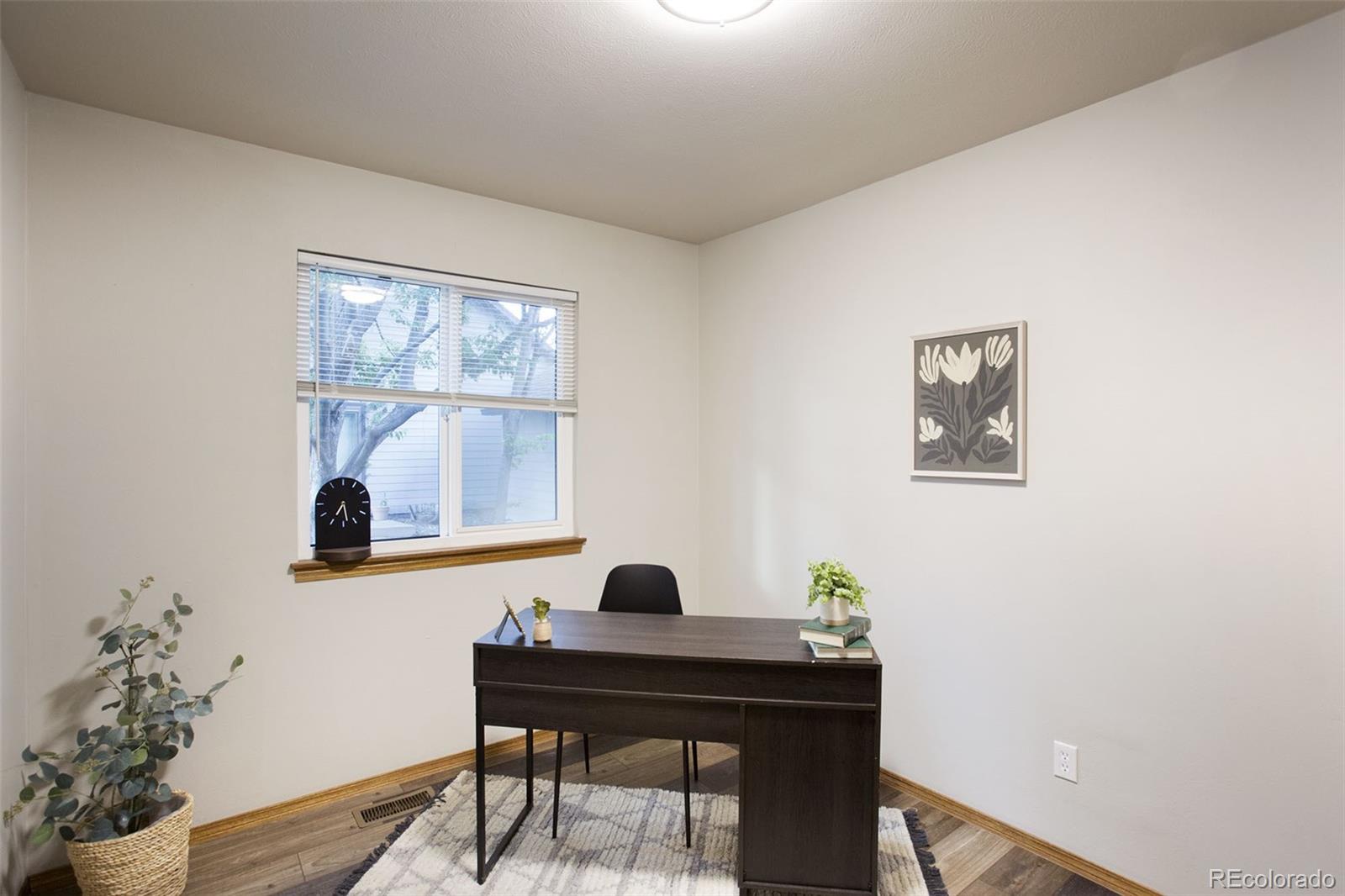6349 Oak Court