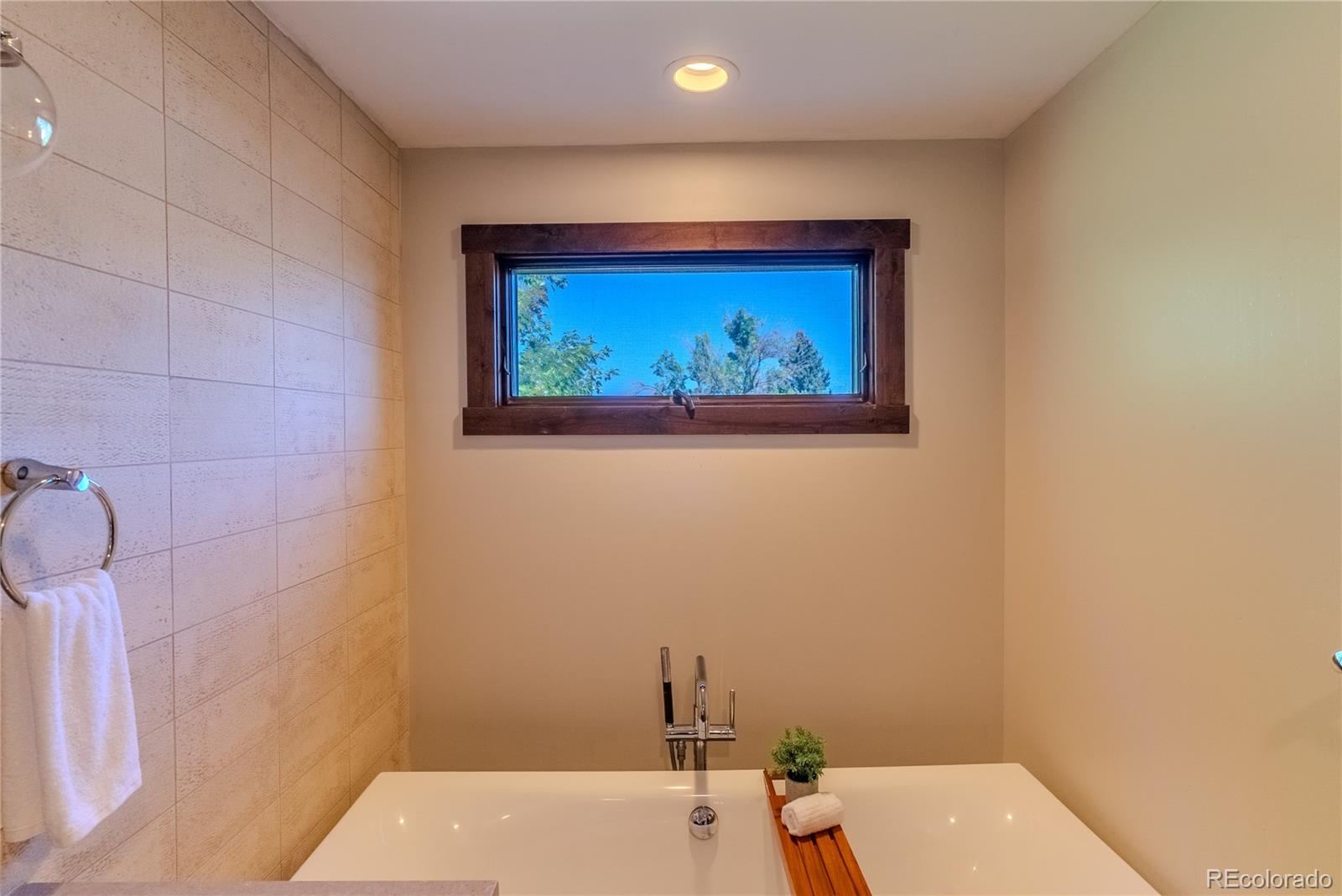 2464 Powderhorn Lane