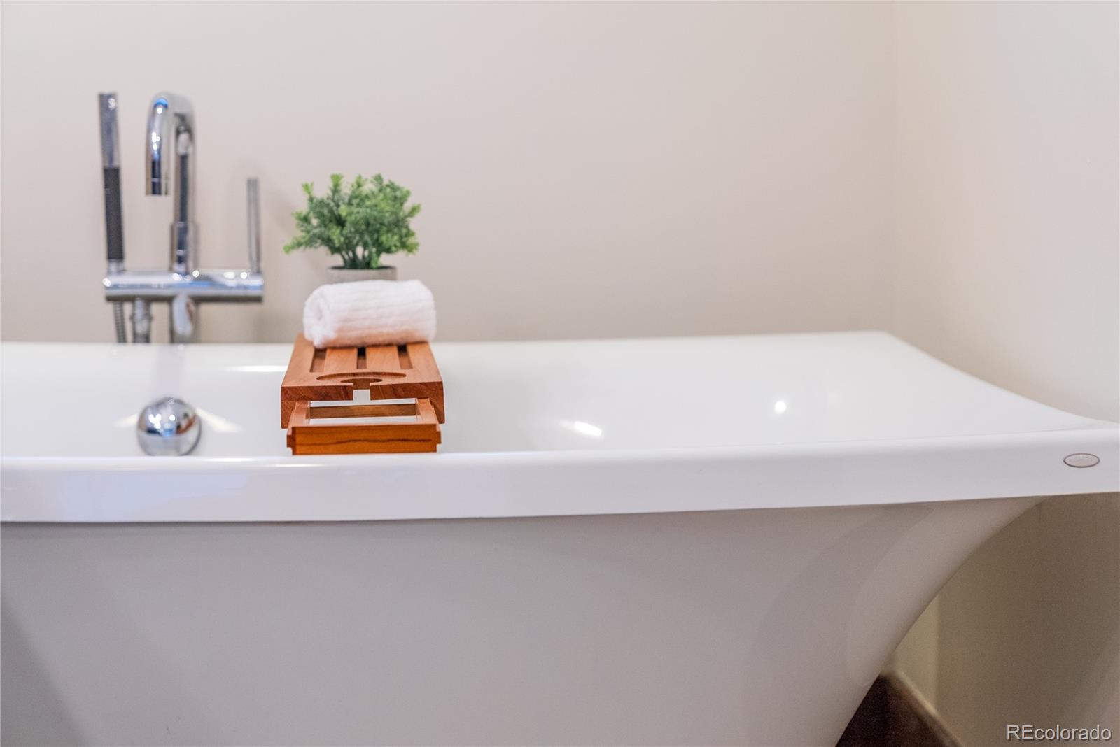 2464 Powderhorn Lane