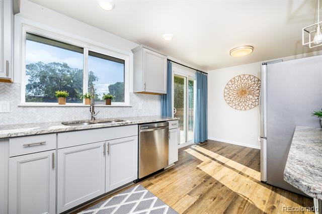 7482 Beach Court