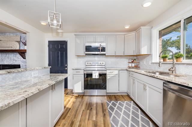 7482 Beach Court