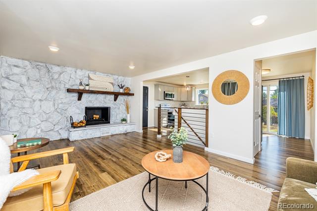 7482 Beach Court