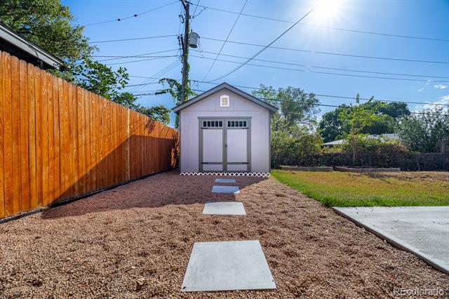 7482 Beach Court