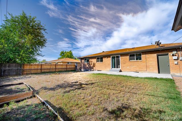 7482 Beach Court