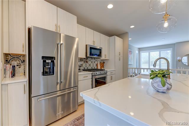 4615 W 50th Place