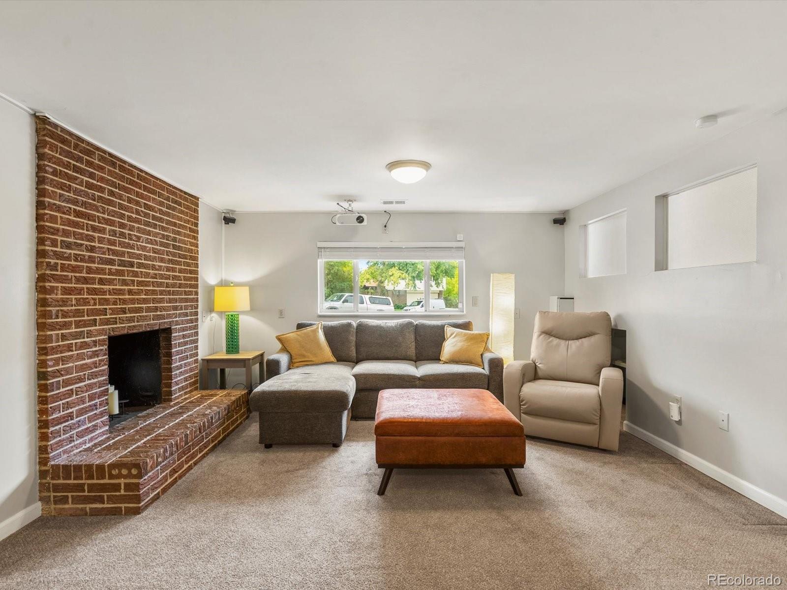 8324 Everett Way