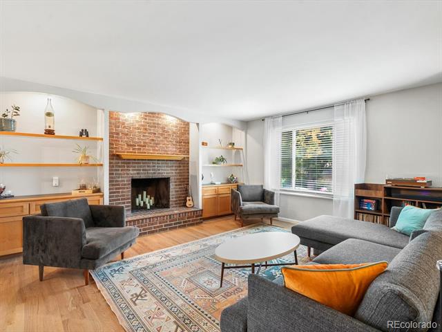 8324 Everett Way
