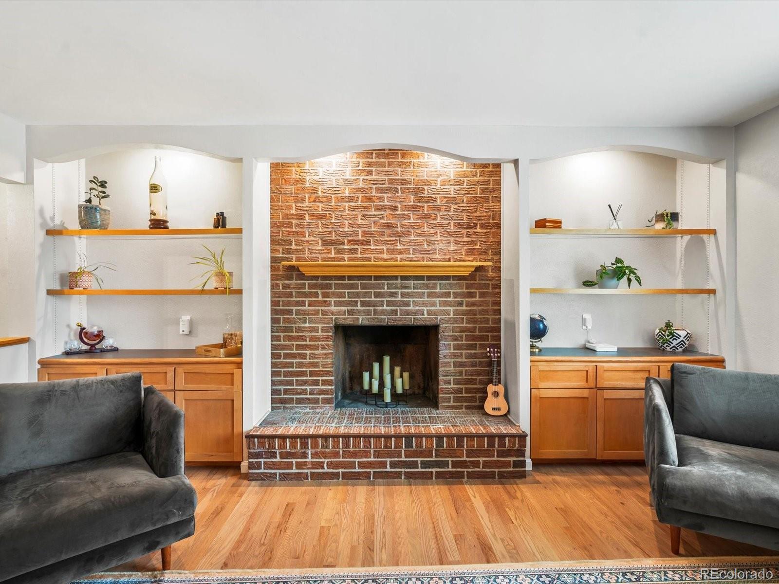8324 Everett Way