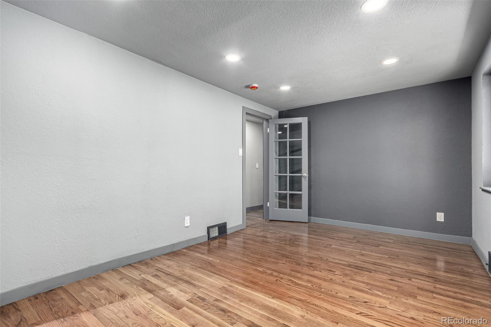 5470 Holland Drive