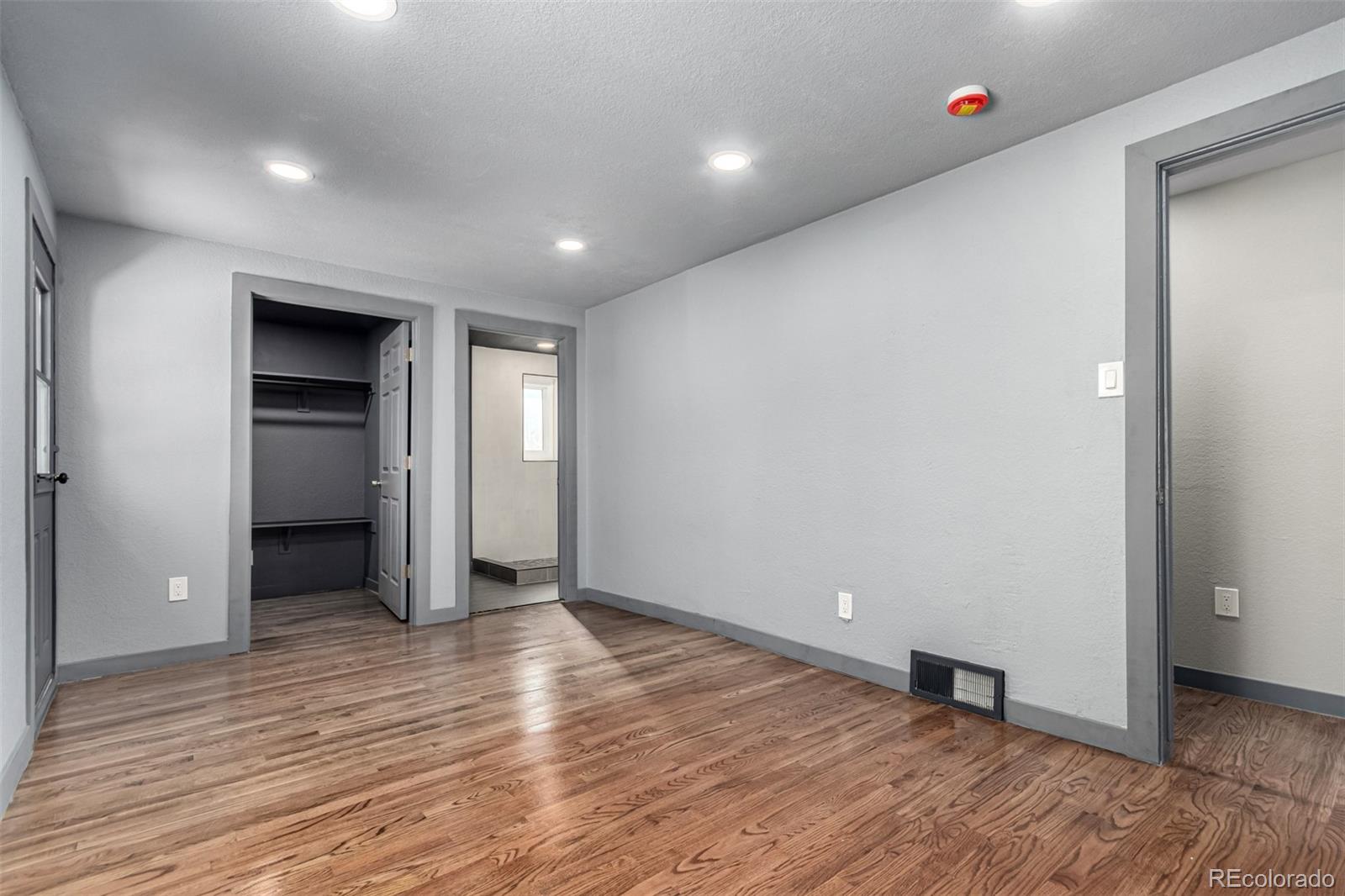 5470 Holland Drive