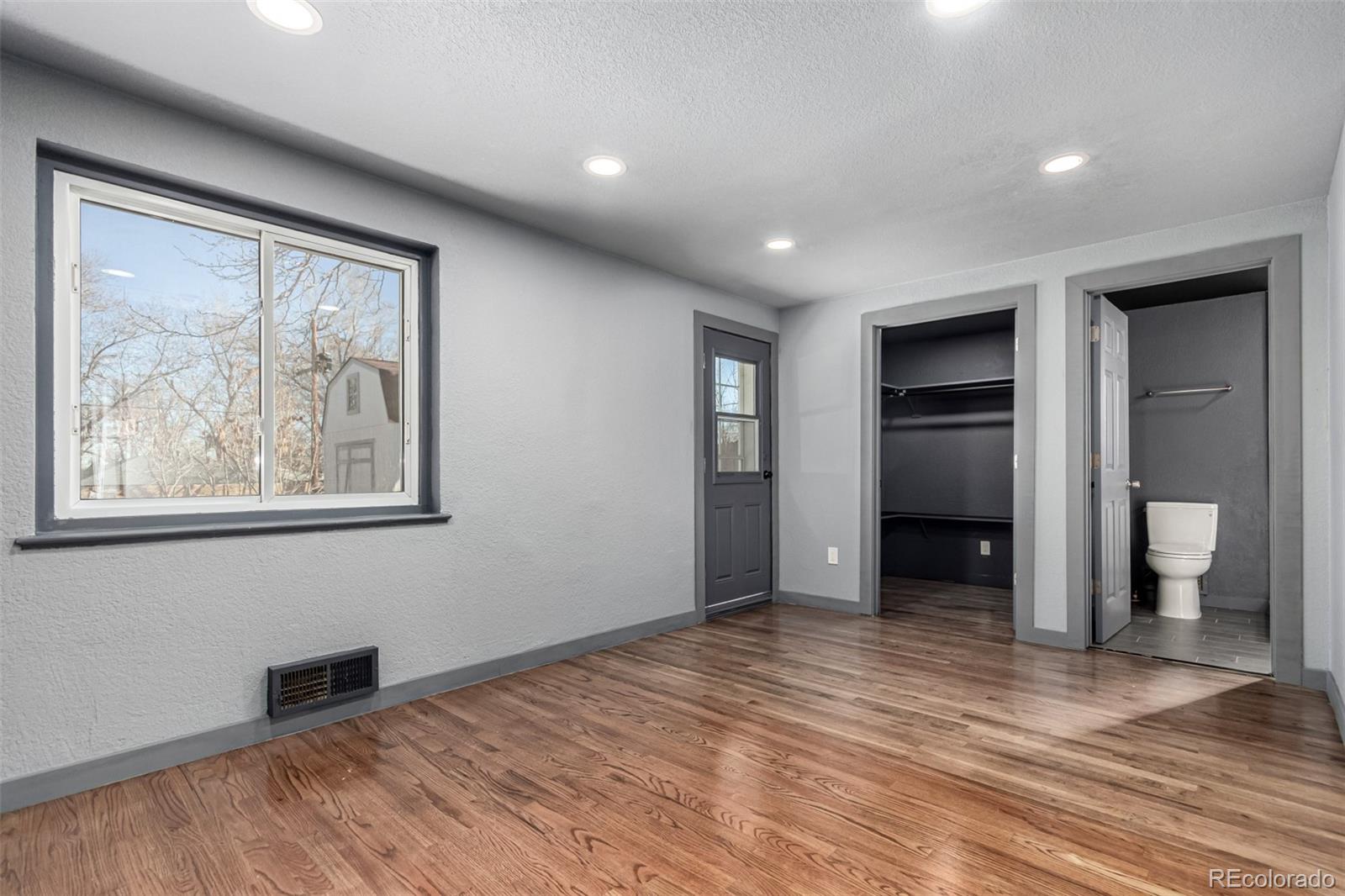 5470 Holland Drive