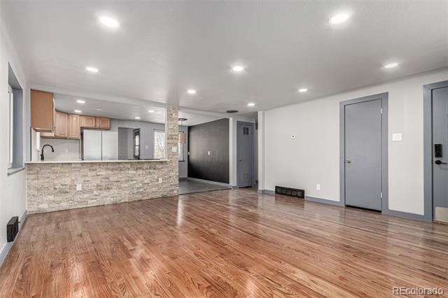 5470 Holland Drive