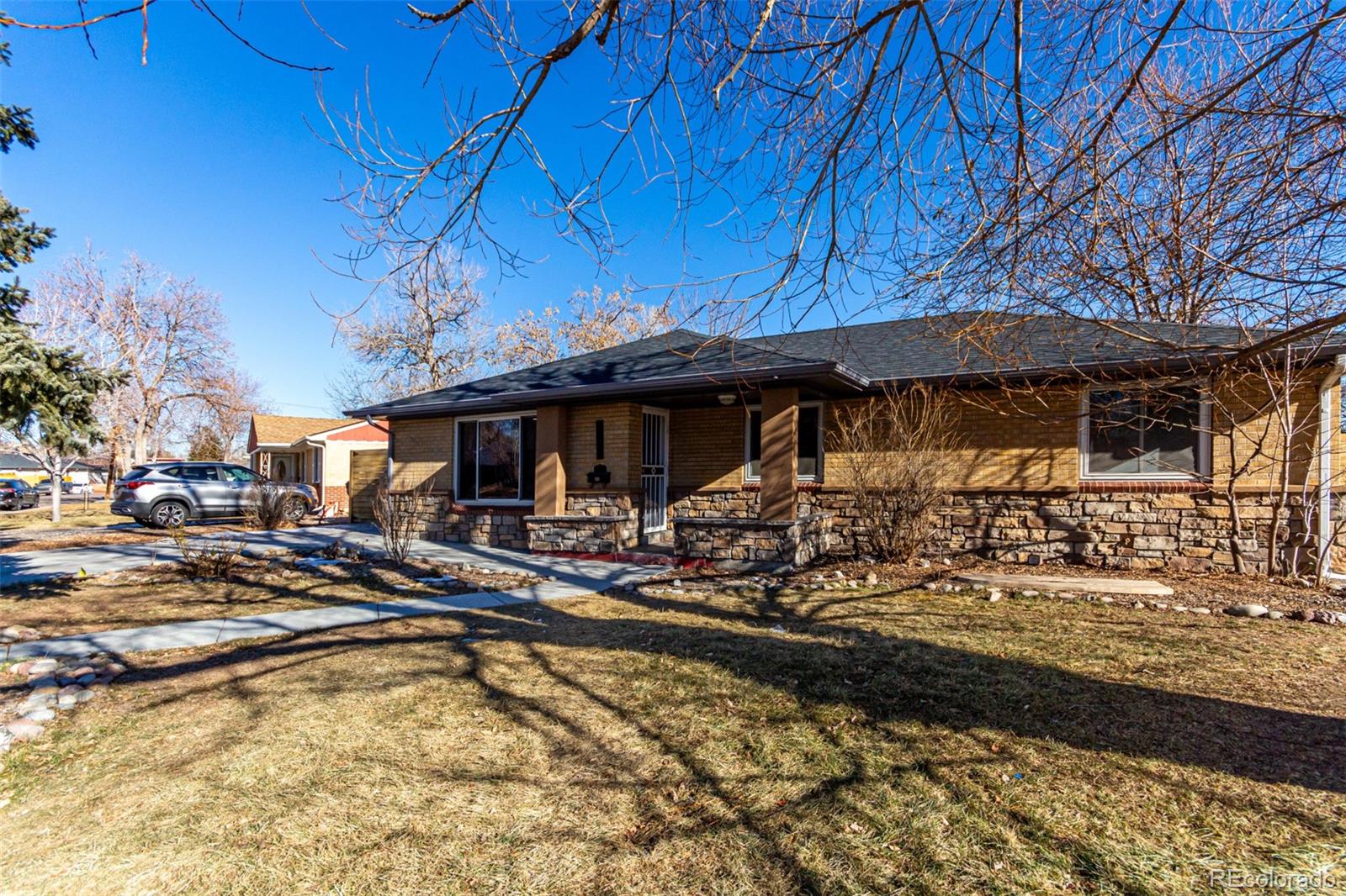 5470 Holland Drive
