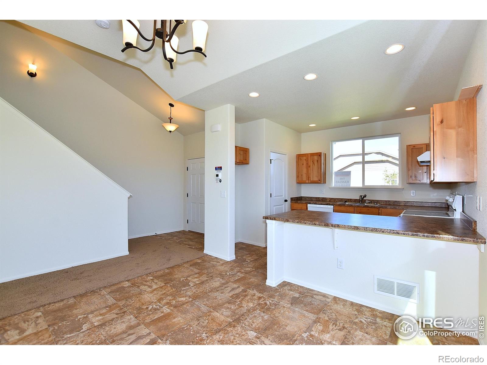 4715 Grapevine Way