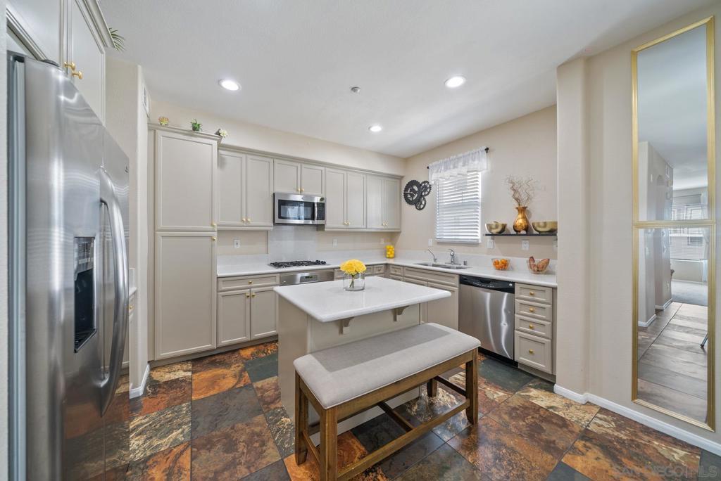 1626 Cliff Rose Dr 143